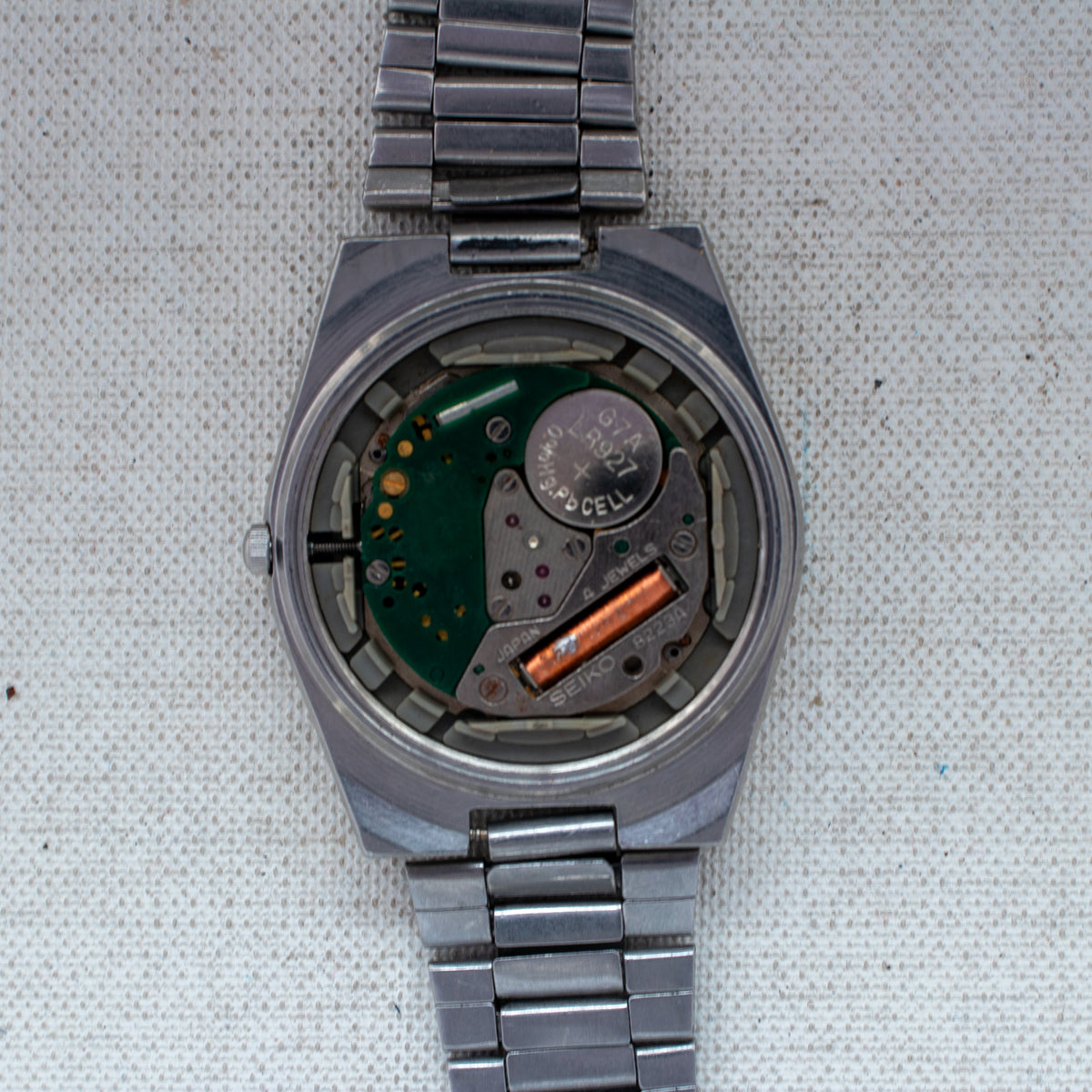 Vintage Seiko SQ 8223-8050 Quartz Silver Dial Day Date Wristwatch