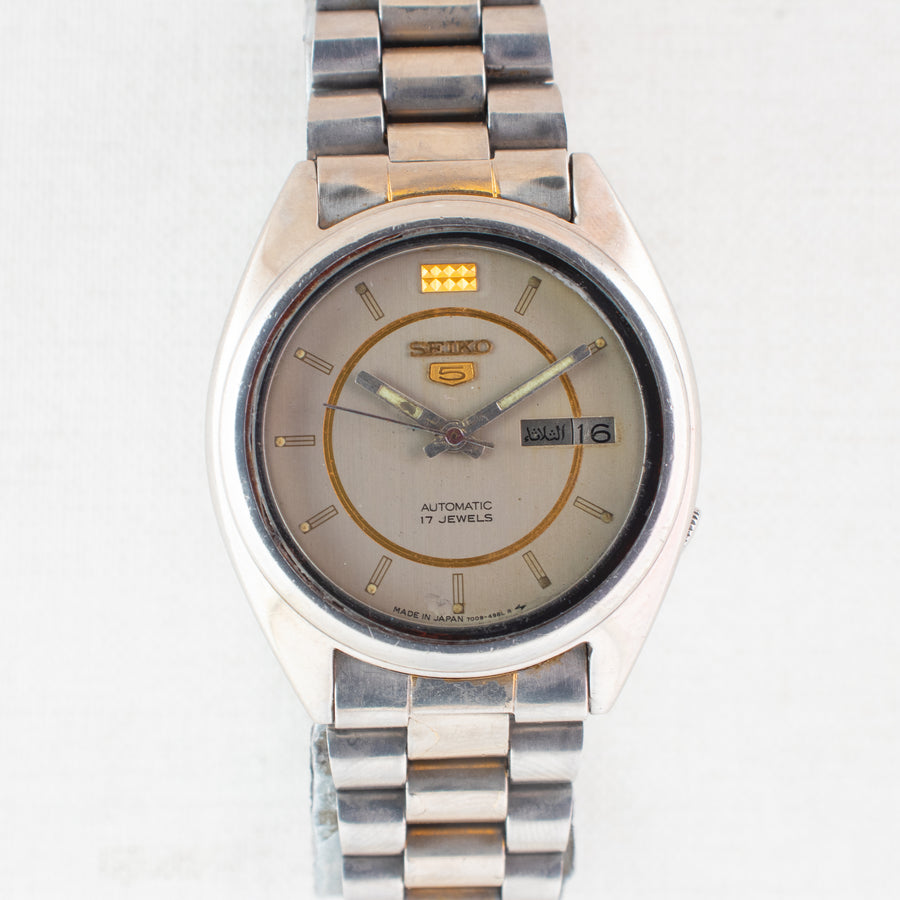 Vintage Seiko 5 7009-8740 Automatic 17J Silver Dial Day Date Wristwatch