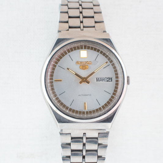 Vintage Seiko 5 6309-8960 Automatic 17J White Dial Day Date Wristwatch