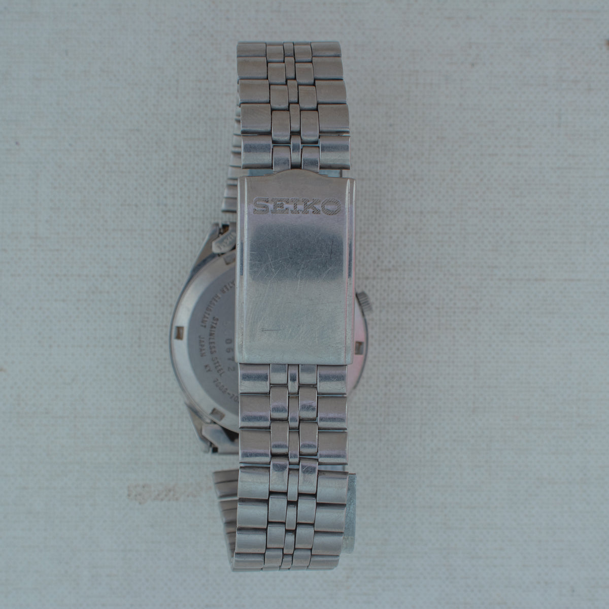 Vintage Seiko 5 7S26-0530 Automatic 21J Silver Dial Day Date Wristwatch