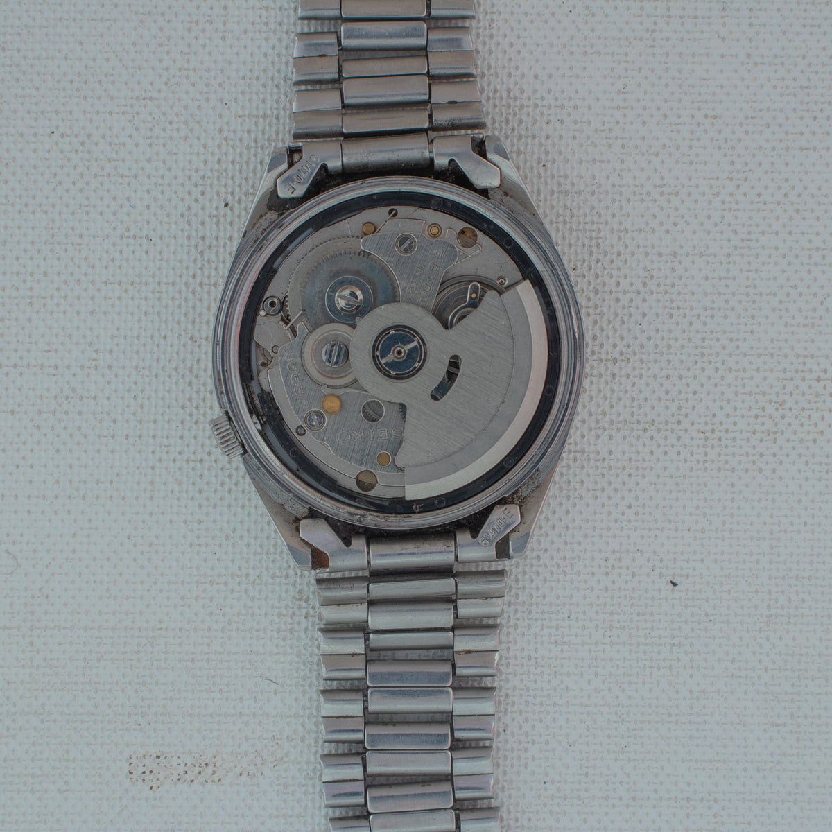 Vintage Seiko 5 7019-8180 Automatic 21J White Dial Day Date Wristwatch