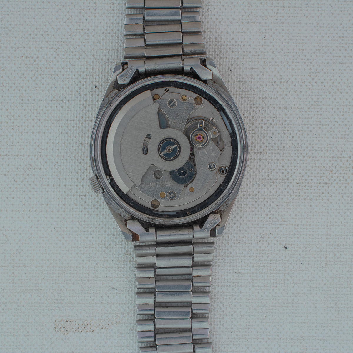 Vintage Seiko 5 7019-8180 Automatic 21J White Dial Day Date Wristwatch