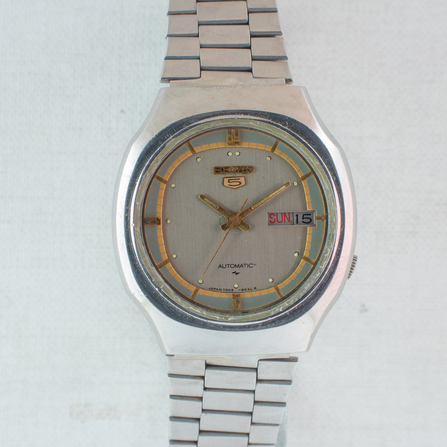 Vintage Seiko 5 7009-5130 Automatic 17J Grey Dial Day Date Wristwatch
