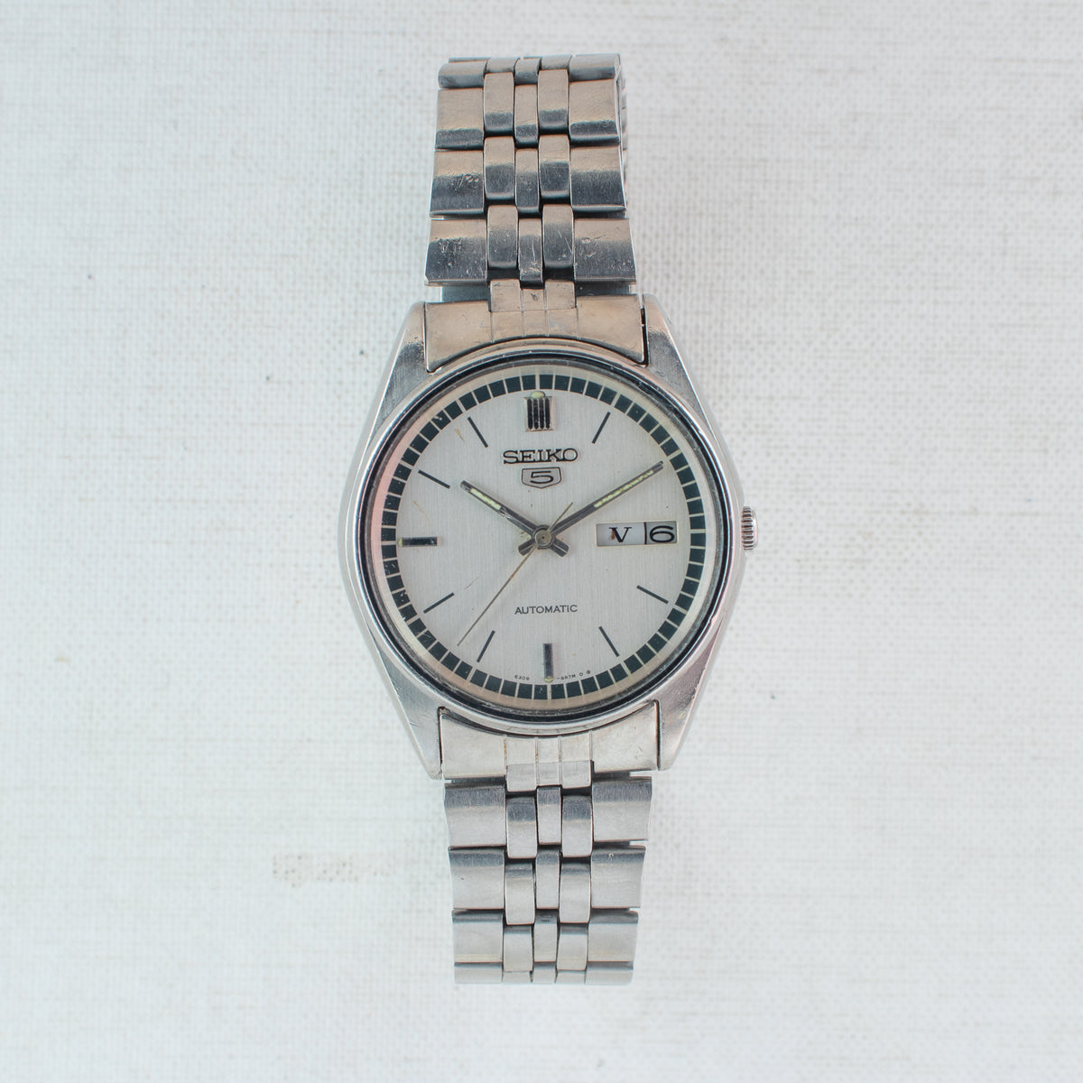 Vintage Seiko 5 6309-8900 Automatic 17J Silver Dial Day Date Wristwatch