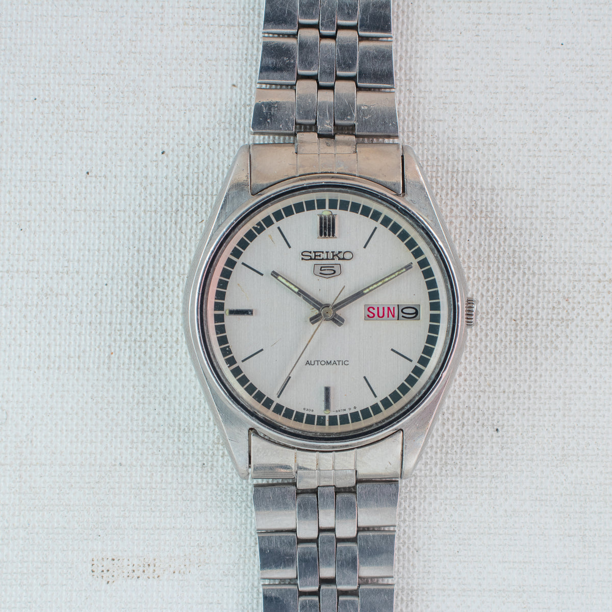 Vintage Seiko 5 6309-8900 Automatic 17J Silver Dial Day Date Wristwatch