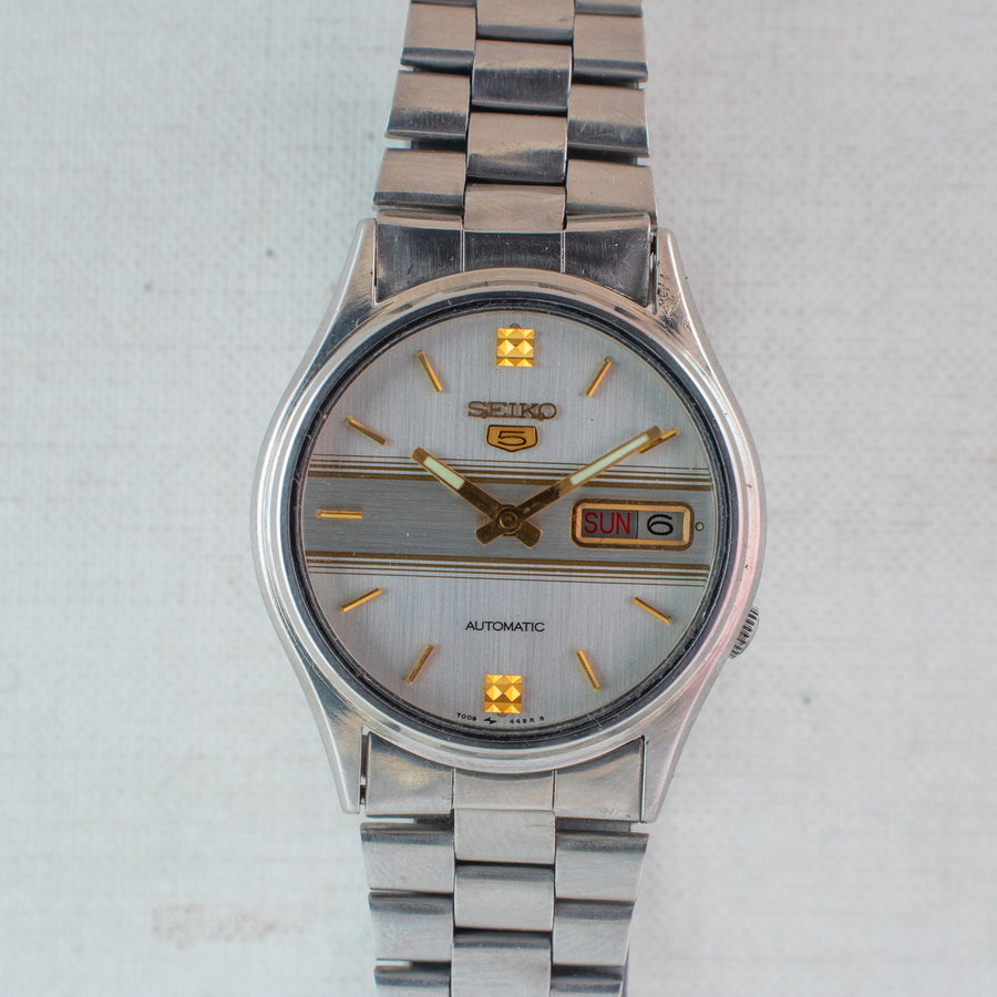 Vintage Seiko 5 7009-3100 Automatic 17J Silver Dial Day Date Wristwatch