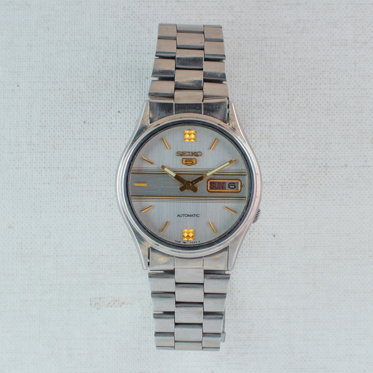 Vintage Seiko 5 7009-3100 Automatic 17J Silver Dial Day Date Wristwatch