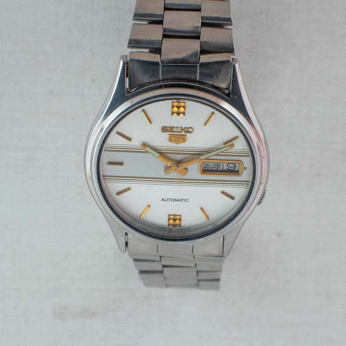 Vintage Seiko 5 7009-3100 Automatic 17J Silver Dial Day Date Wristwatch