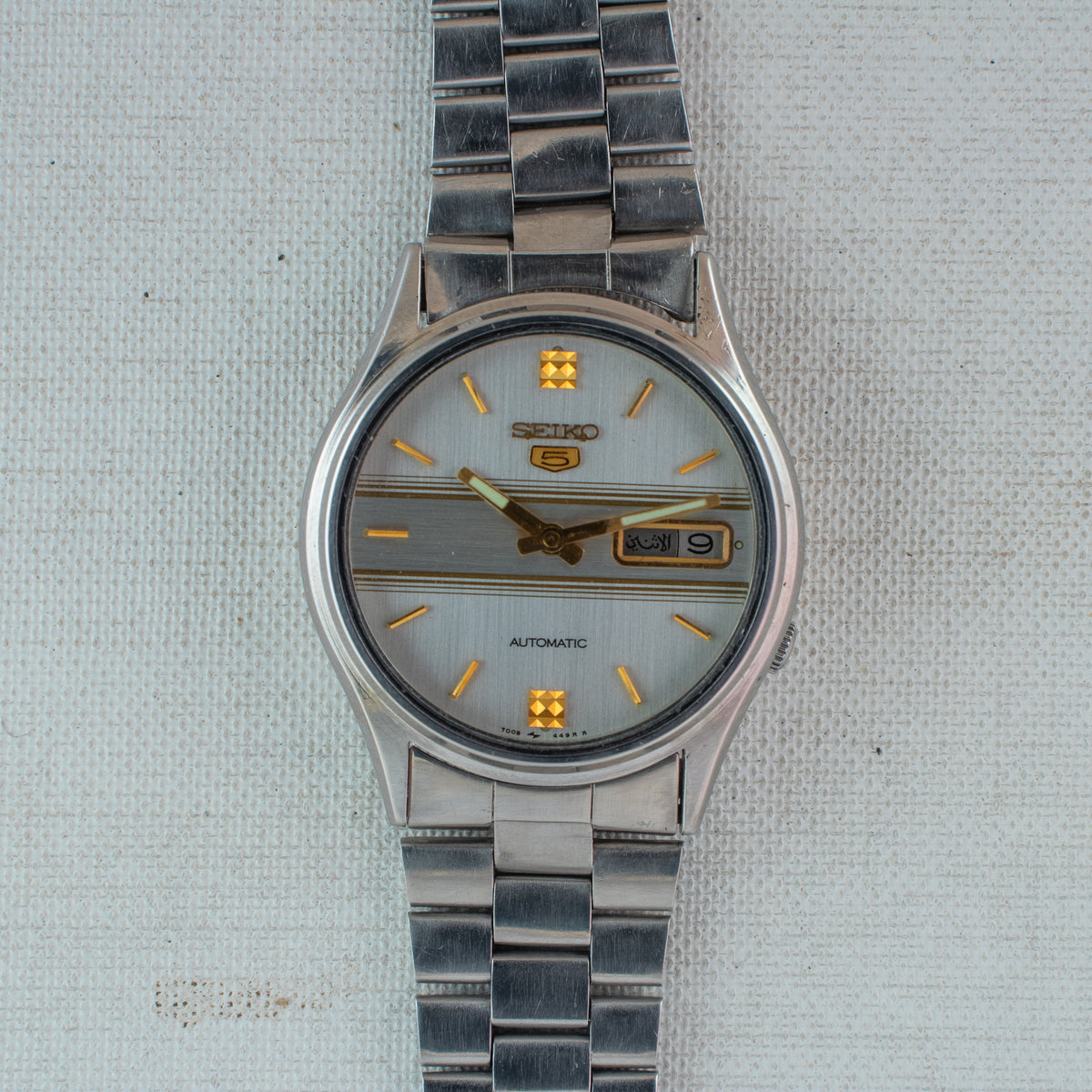 Vintage Seiko 5 7009-3100 Automatic 17J Silver Dial Day Date Wristwatch