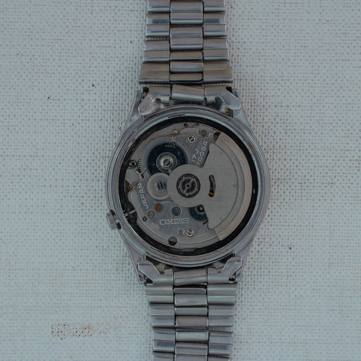 Vintage Seiko 5 7009-3100 Automatic 17J Silver Dial Day Date Wristwatch