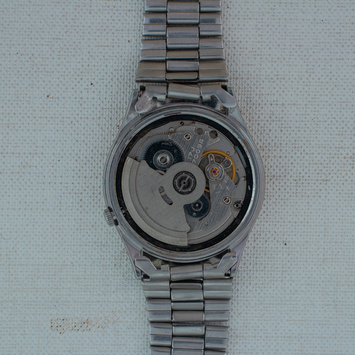 Vintage Seiko 5 7009-3100 Automatic 17J Silver Dial Day Date Wristwatch