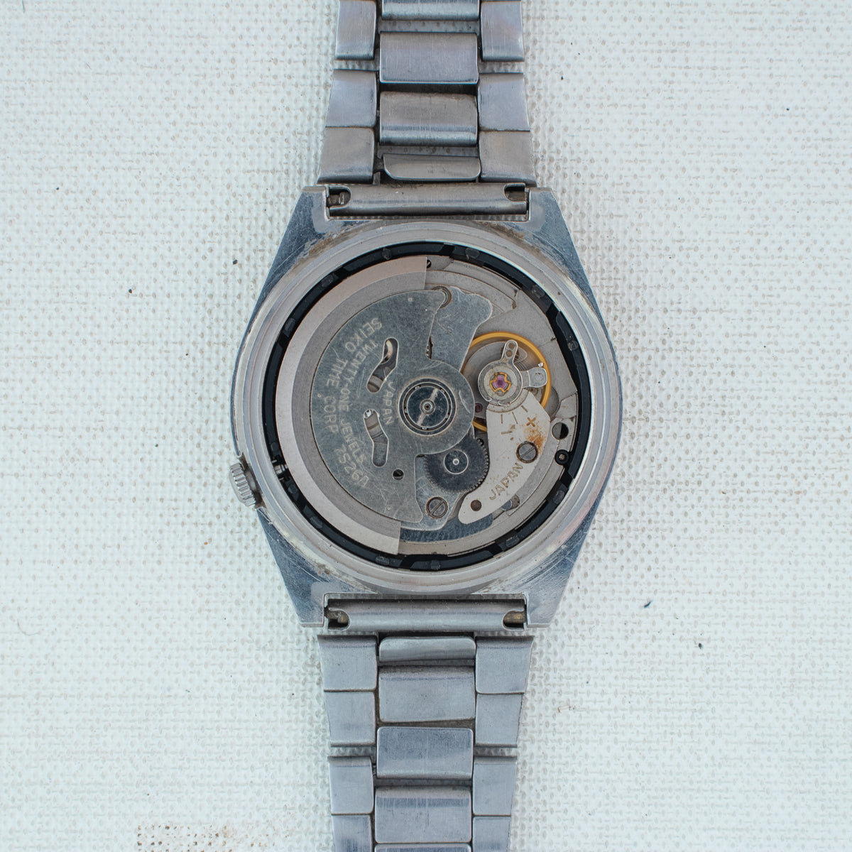 Vintage Seiko 5 7S26-6000 Automatic 21J White Dial Day Date Wristwatch