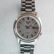 Vintage Seiko 5 7009-8211 Automatic 17J Silver Dial Day Date Wristwatch