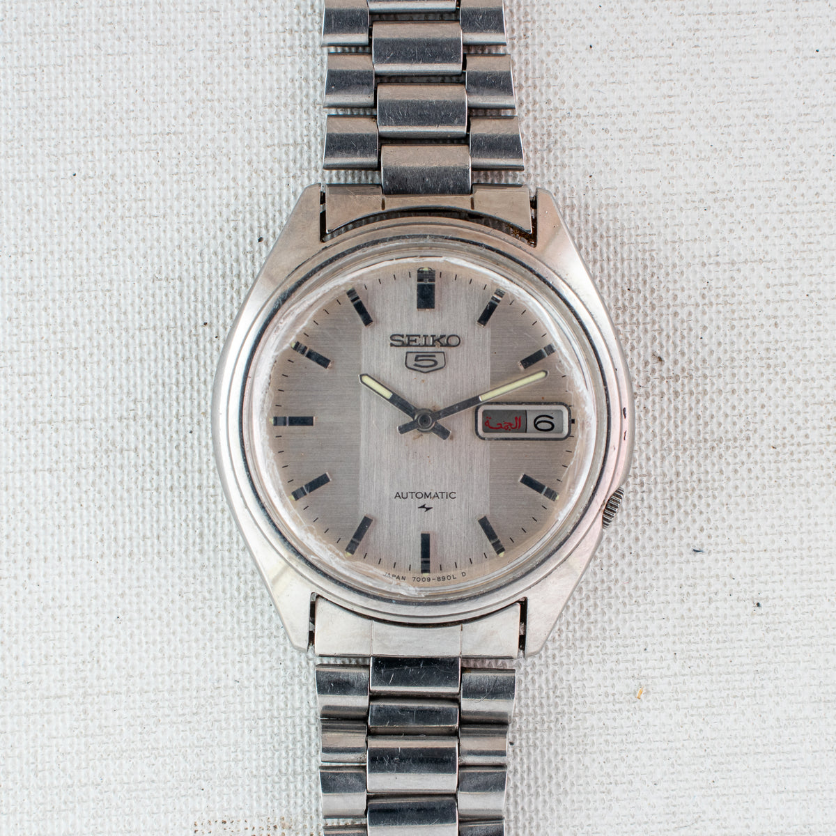 Vintage Seiko 5 7009-8211 Automatic 17J Silver Dial Day Date Wristwatch
