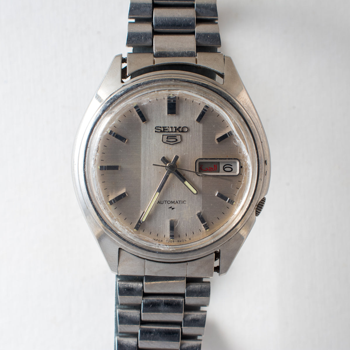Vintage Seiko 5 7009-8211 Automatic 17J Silver Dial Day Date Wristwatch