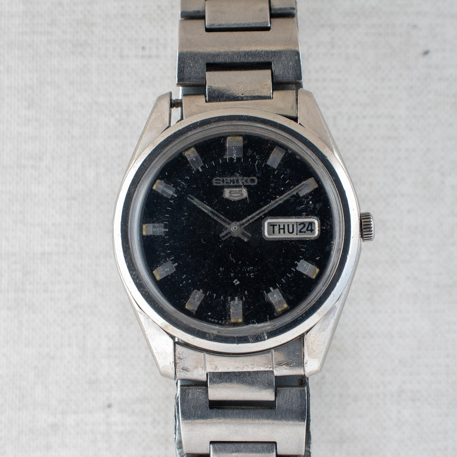 Vintage Seiko 5 6309-8880 Automatic 17J Black Dial Day Date Wristwatch