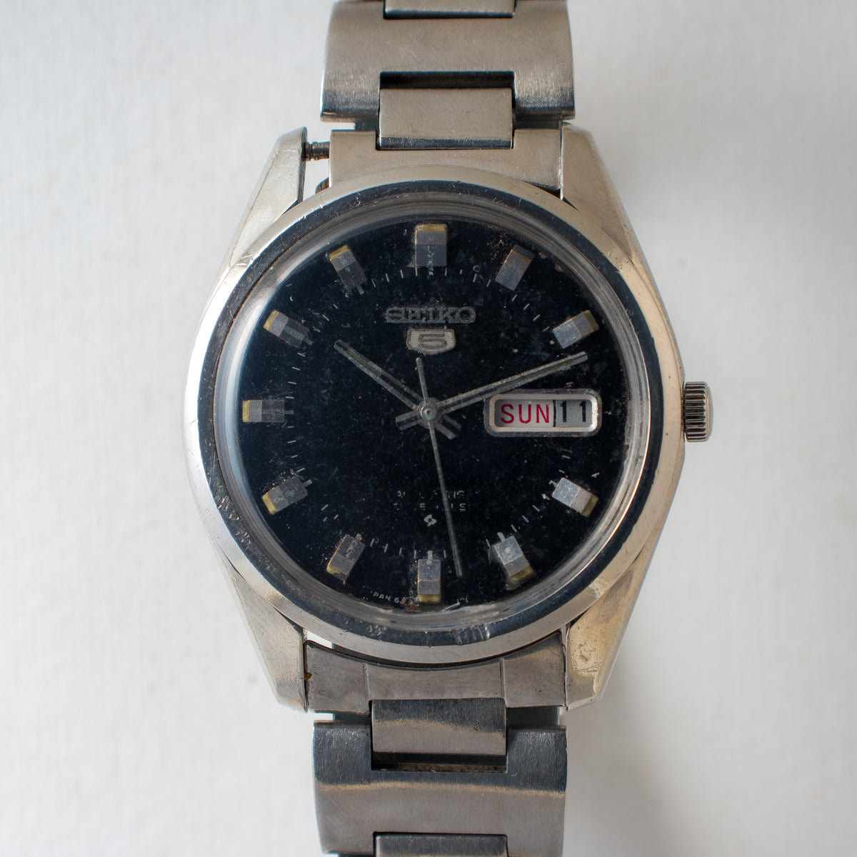 Vintage Seiko 5 6309-8880 Automatic 17J Black Dial Day Date Wristwatch
