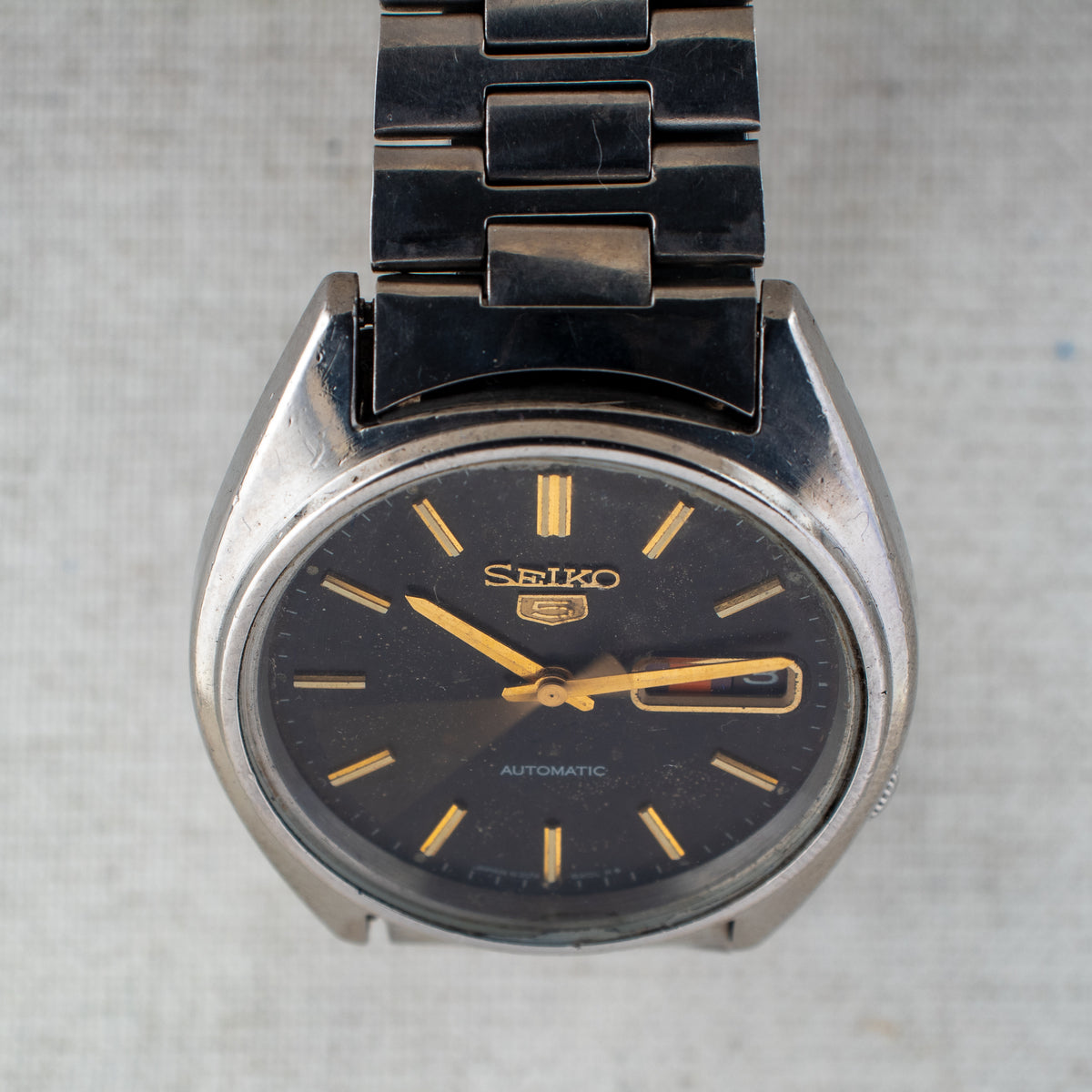 Vintage Seiko 5 6309-8230 Automatic 17J Black Dial Day Date Wristwatch
