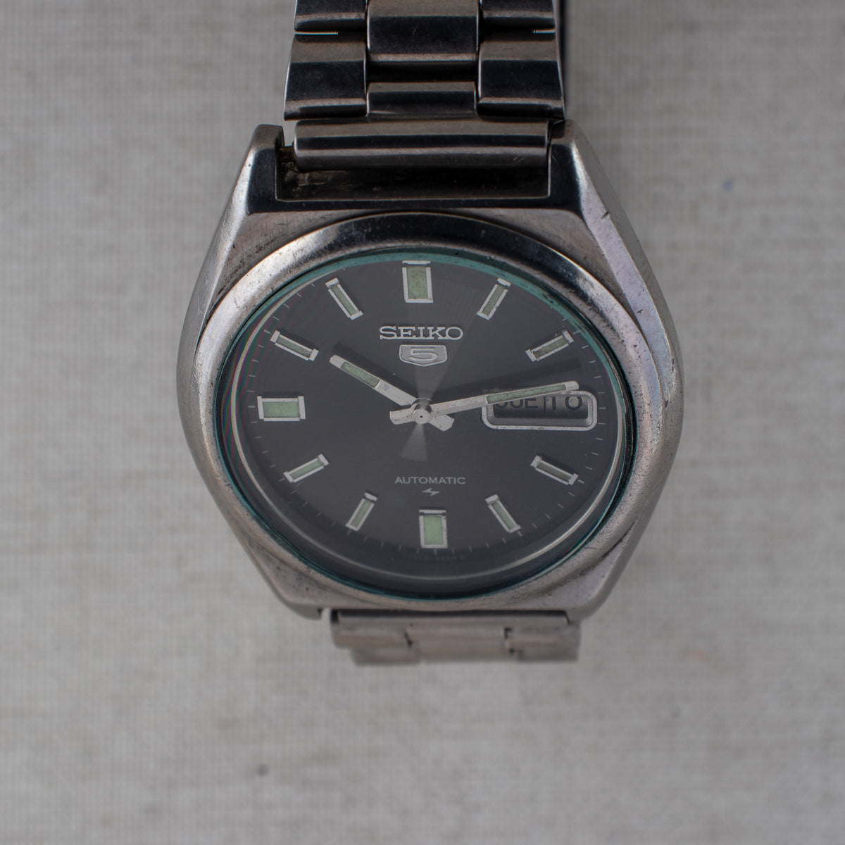 Vintage Seiko 5 7009-876J Automatic 17J Black Dial Day Date Wristwatch