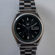Vintage Seiko 5 7009-876J Automatic 17J Black Dial Day Date Wristwatch