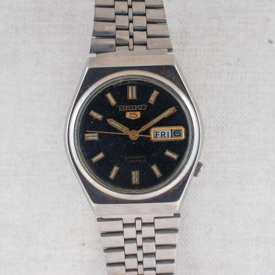 Vintage Seiko 5 6309-8820 Automatic 17J Black Dial Day Date Wristwatch