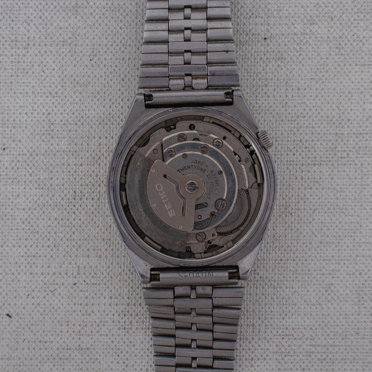 Vintage Seiko 5 6309-8820 Automatic 17J Black Dial Day Date Wristwatch