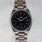 Vintage Seiko 5 7009-7031 Automatic 21J Black Dial Day Date Wristwatch