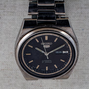 Vintage Seiko 5 7009-7031 Automatic 21J Black Dial Day Date Wristwatch