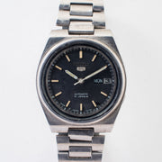 Vintage Seiko 5 7009-7031 Automatic 21J Black Dial Day Date Wristwatch