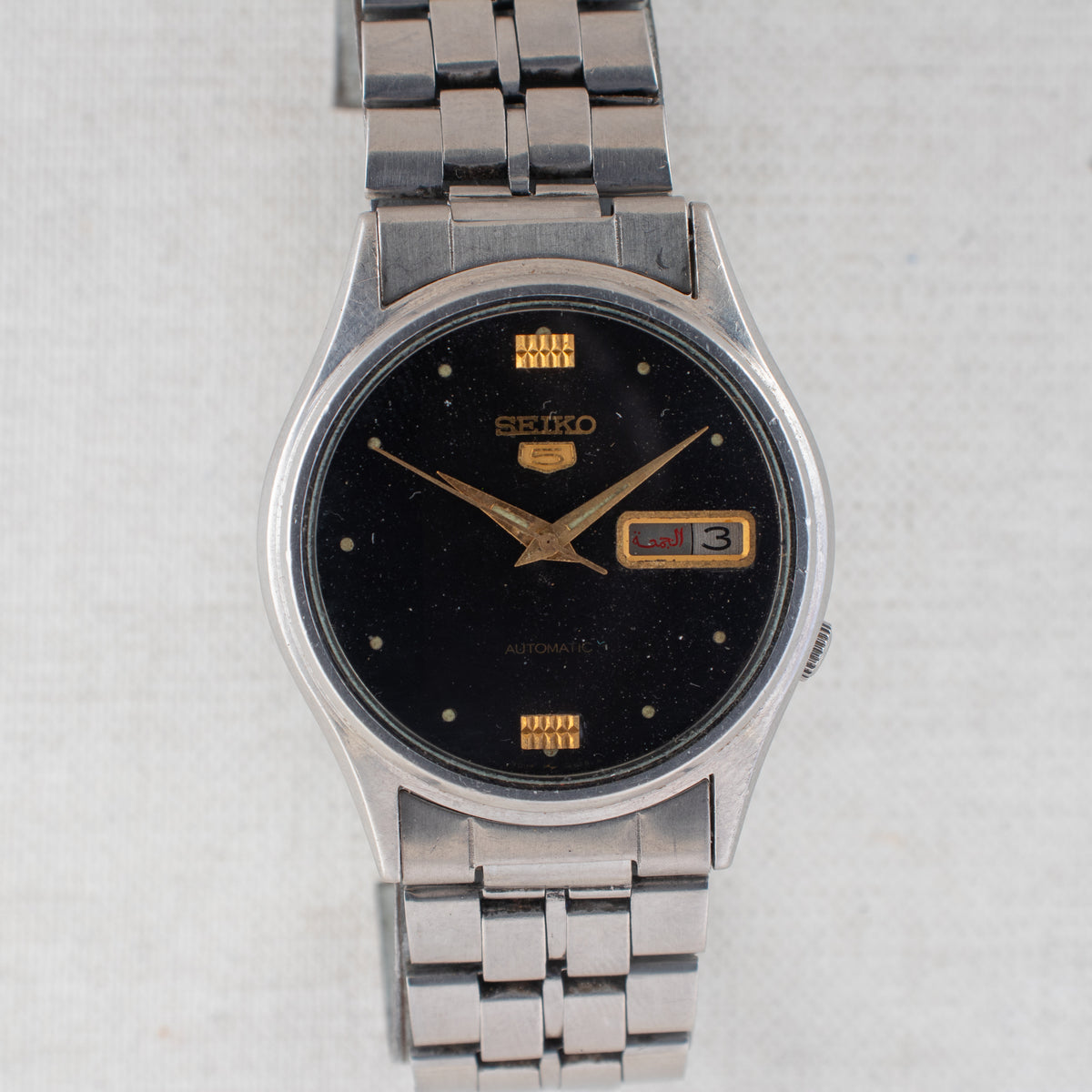 Vintage Seiko 5 7009-3100 Automatic 17J Black Dial Day Date Wristwatch