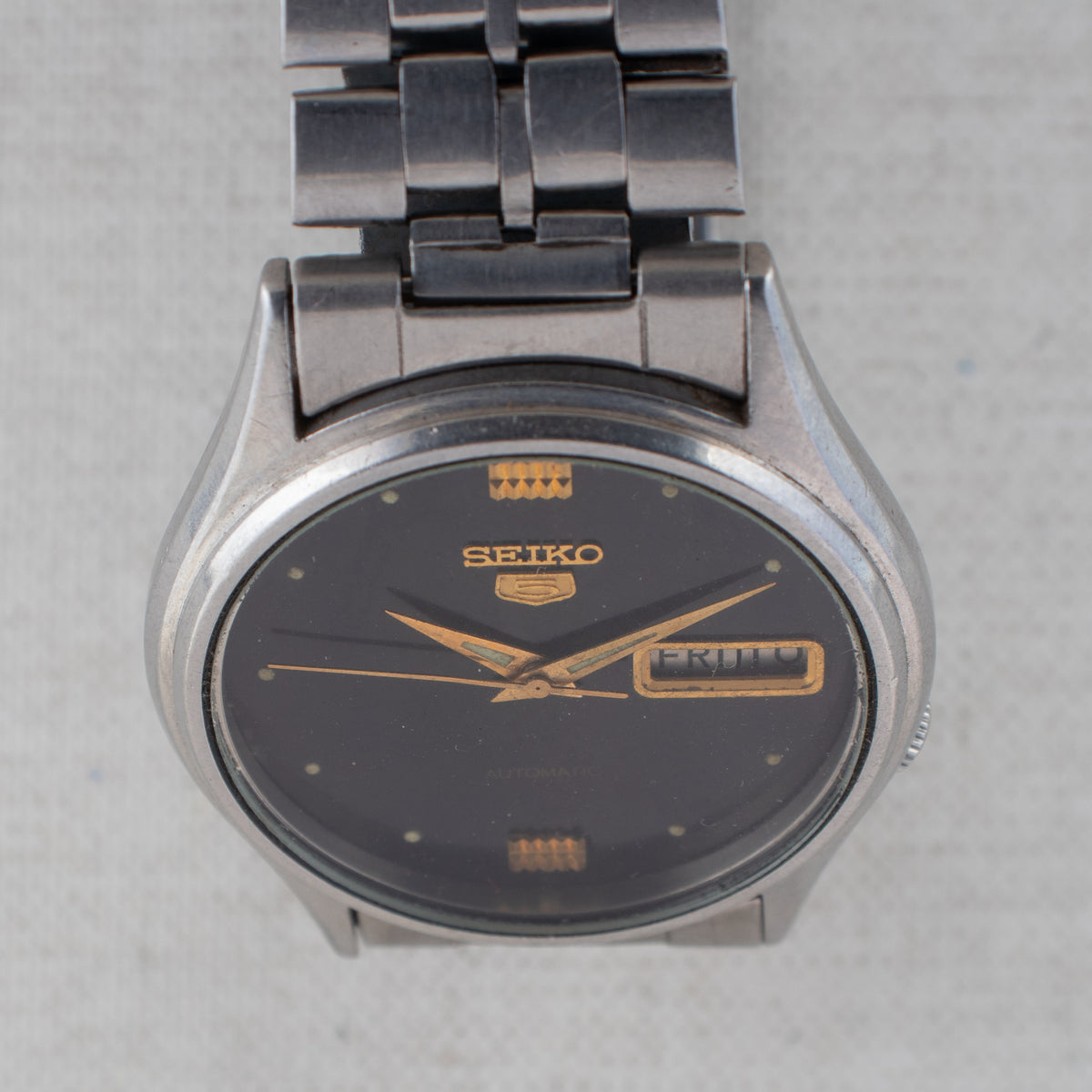 Vintage Seiko 5 7009-3100 Automatic 17J Black Dial Day Date Wristwatch
