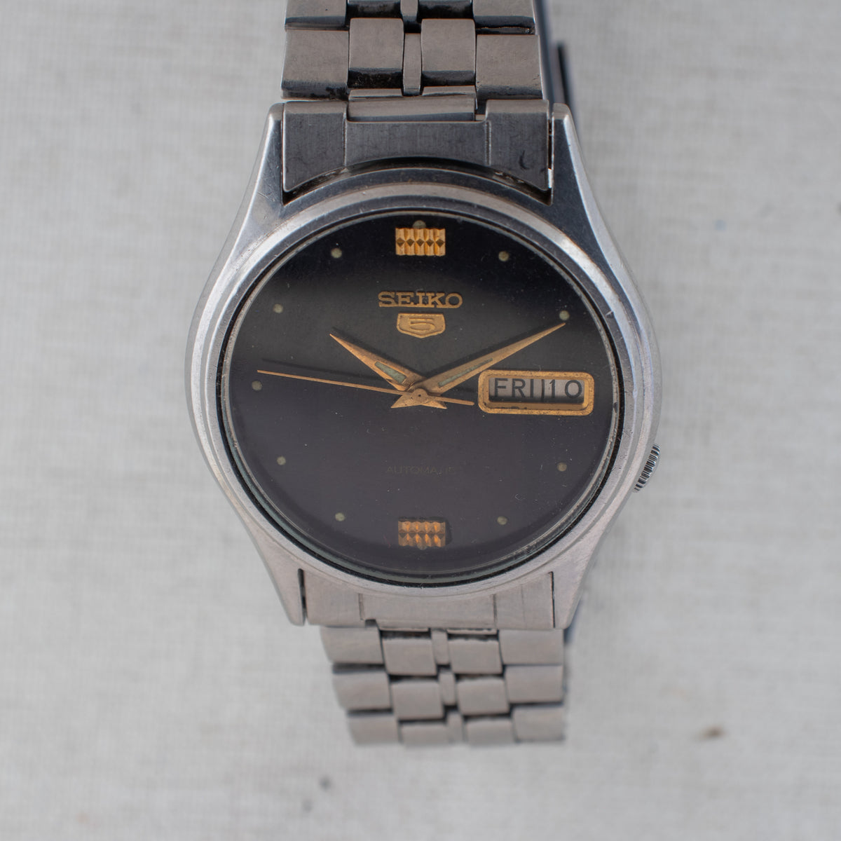 Vintage Seiko 5 7009-3100 Automatic 17J Black Dial Day Date Wristwatch