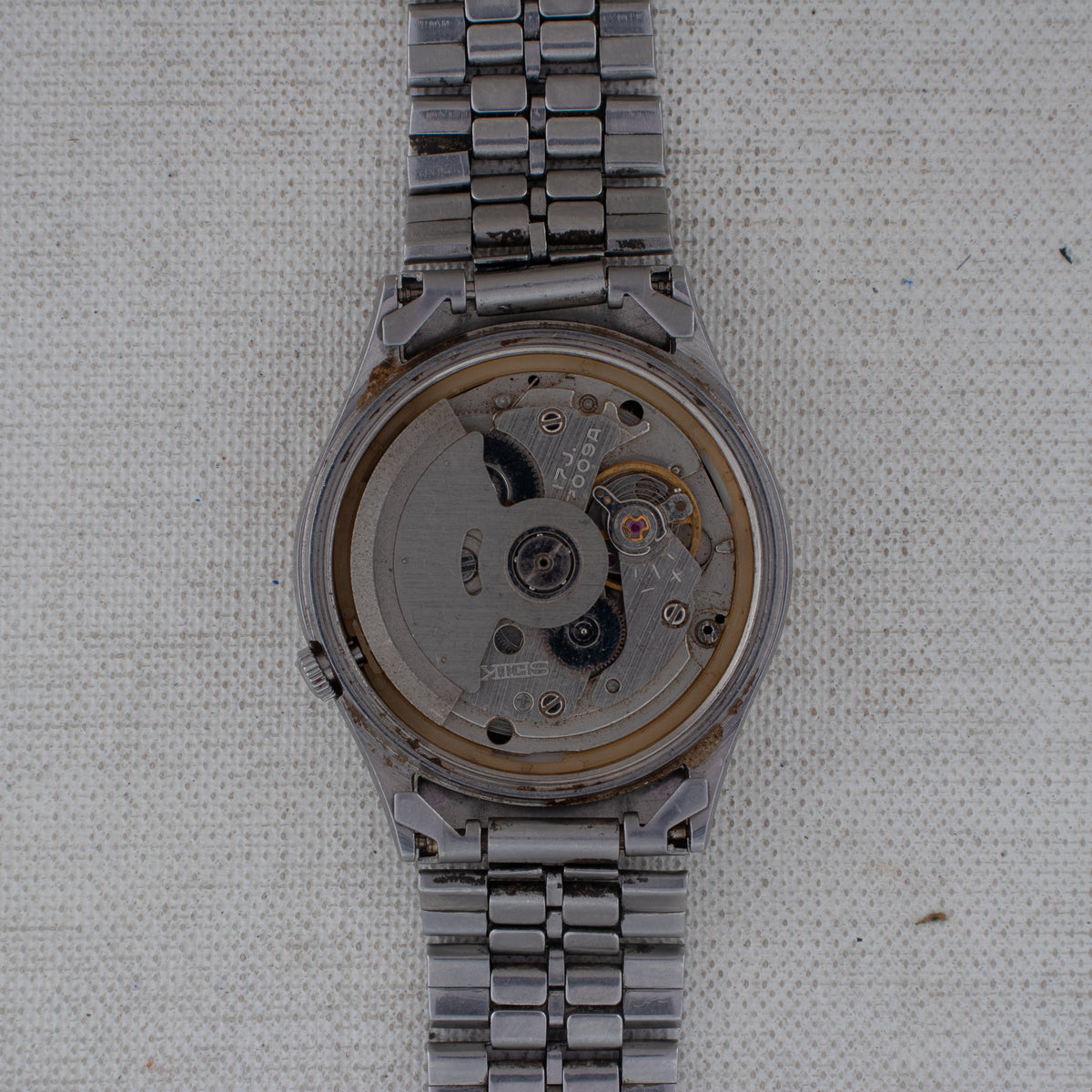 Vintage Seiko 5 7009-3100 Automatic 17J Black Dial Day Date Wristwatch