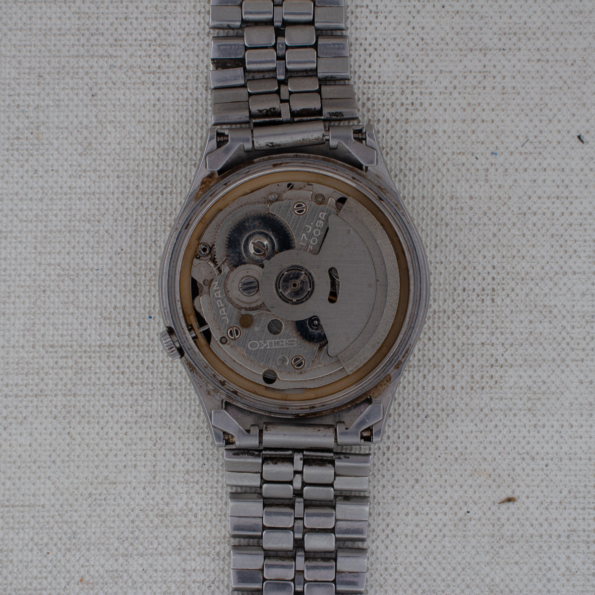 Vintage Seiko 5 7009-3100 Automatic 17J Black Dial Day Date Wristwatch