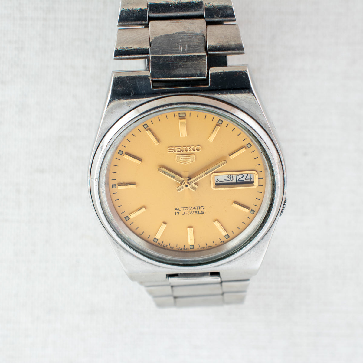 Vintage Seiko 5 7009-3131 Automatic 17J Gold Dial Day Date Wristwatch