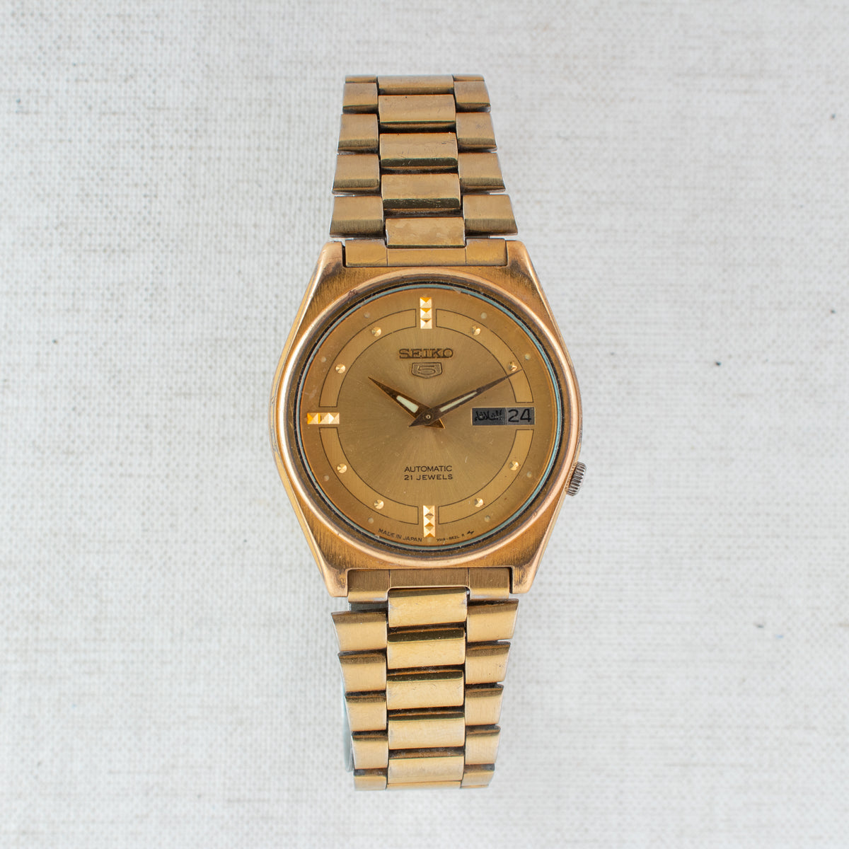 Vintage Seiko 5 7019-8180 Automatic 21J Gold Dial Day Date Wristwatch