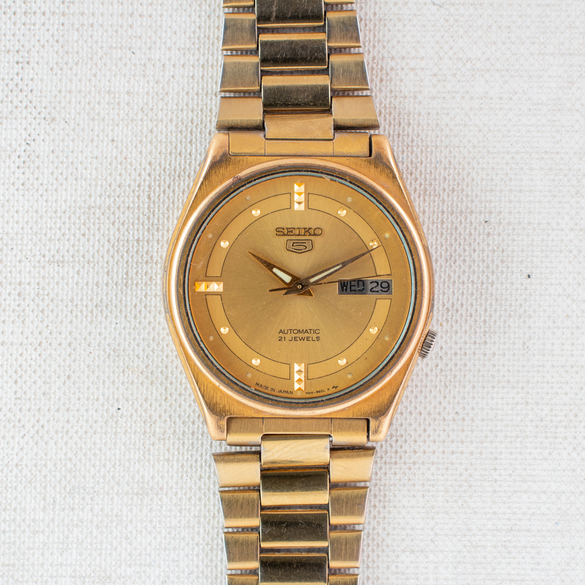 Vintage Seiko 5 7019-8180 Automatic 21J Gold Dial Day Date Wristwatch