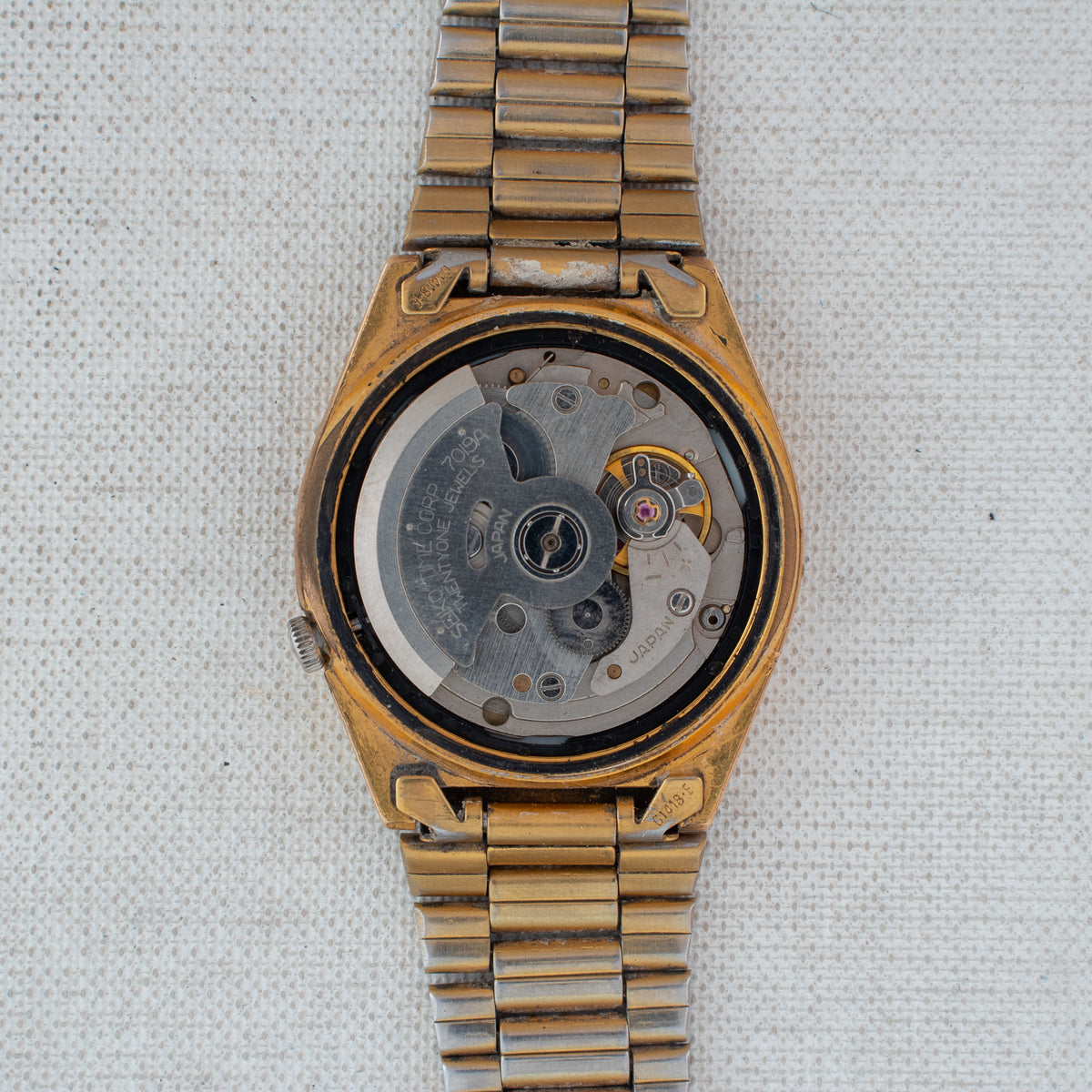 Vintage Seiko 5 7019-8180 Automatic 21J Gold Dial Day Date Wristwatch
