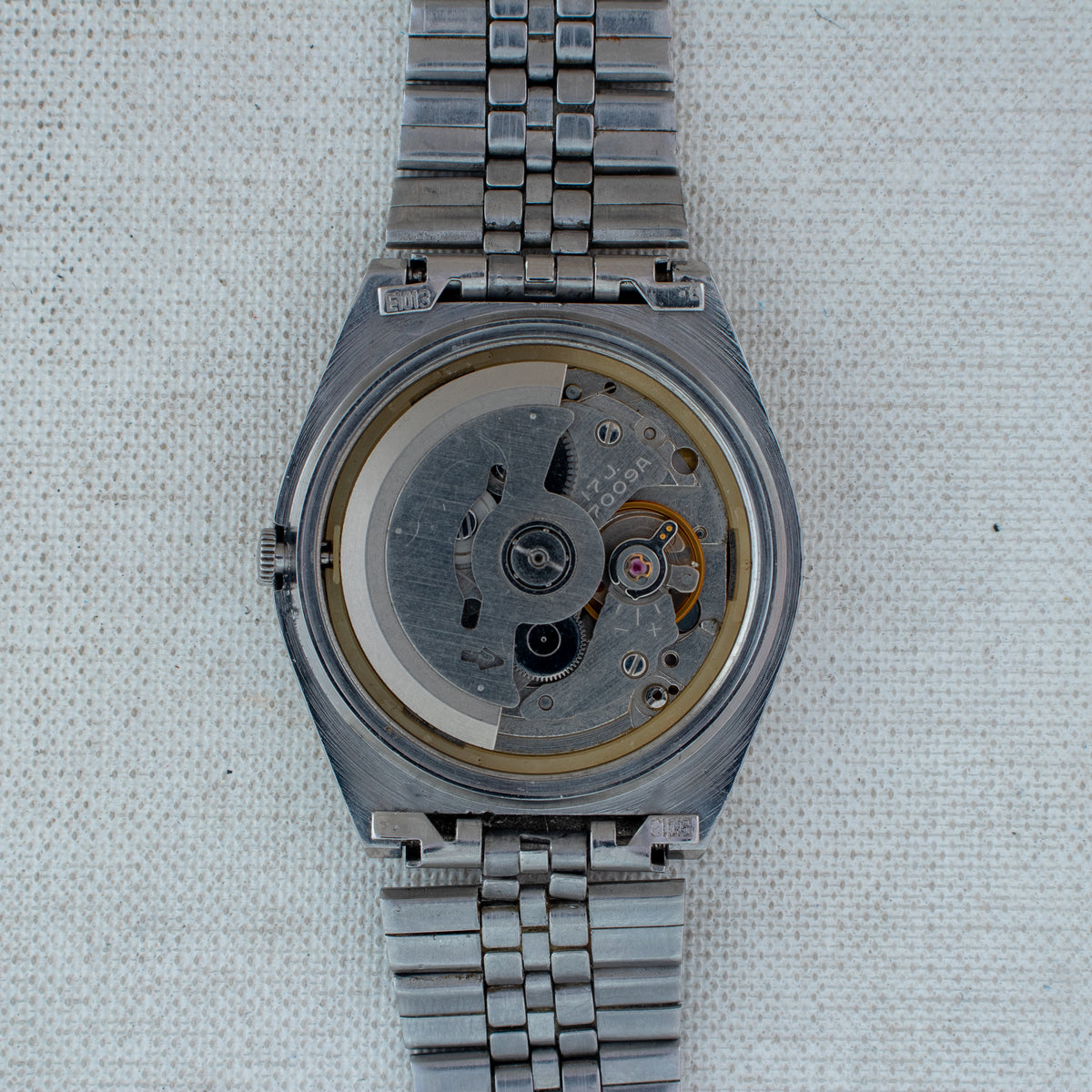 Vintage Seiko 5 7009-206K Automatic 17J Gold Dial Day Date Wristwatch
