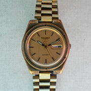 Vintage Seiko 5 6309-8150 Automatic 17J Gold Dial Day Date Wristwatch
