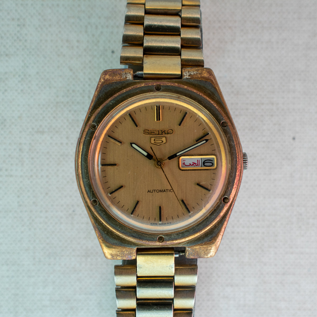 Vintage Seiko 5 6309-8150 Automatic 17J Gold Dial Day Date Wristwatch