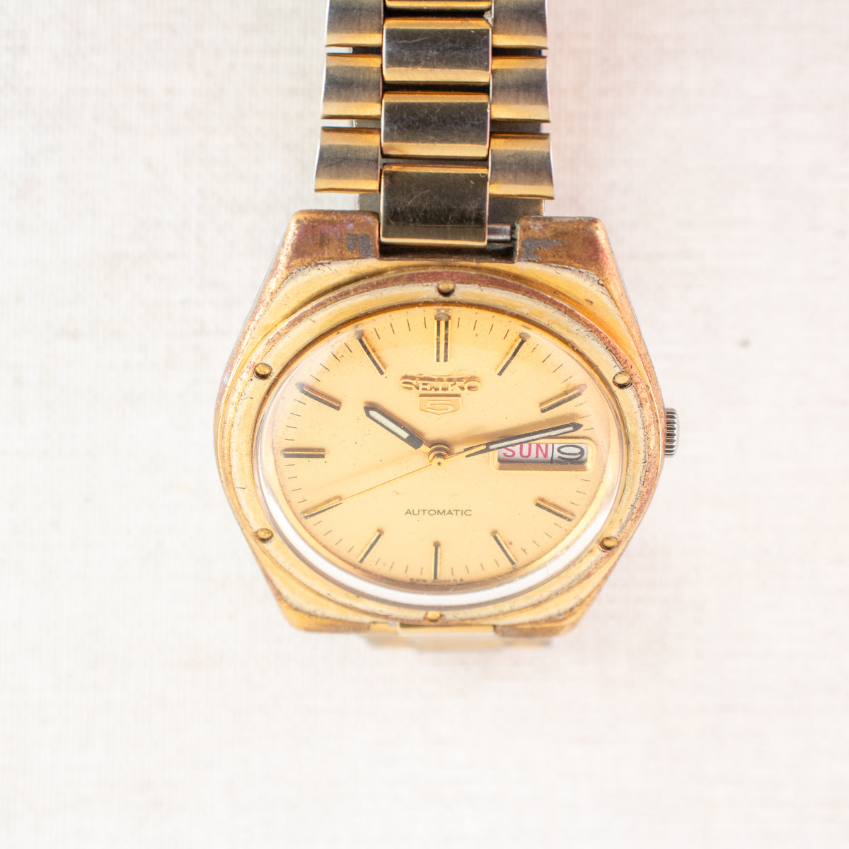 Vintage Seiko 5 6309-8150 Automatic 17J Gold Dial Day Date Wristwatch