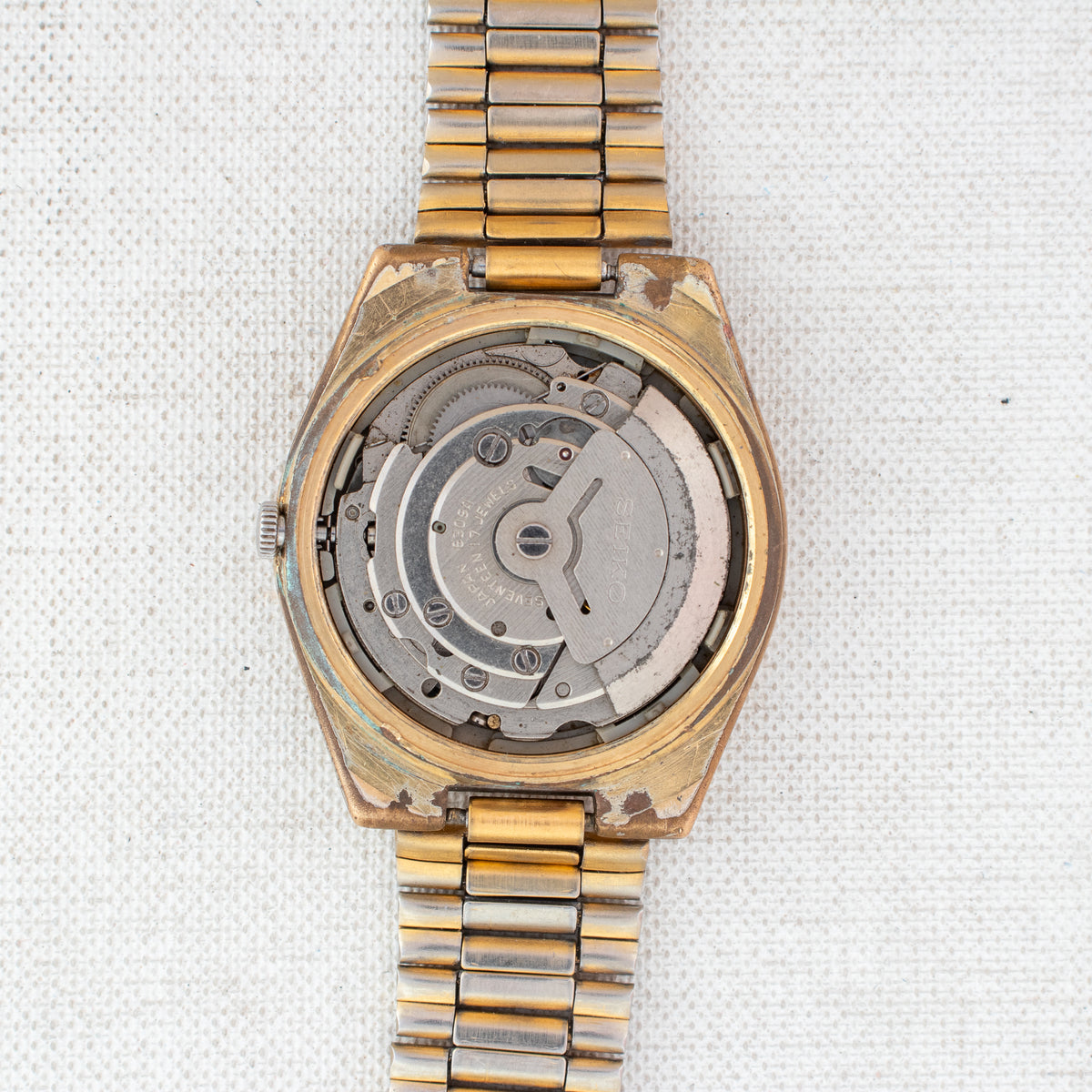Vintage Seiko 5 6309-8150 Automatic 17J Gold Dial Day Date Wristwatch