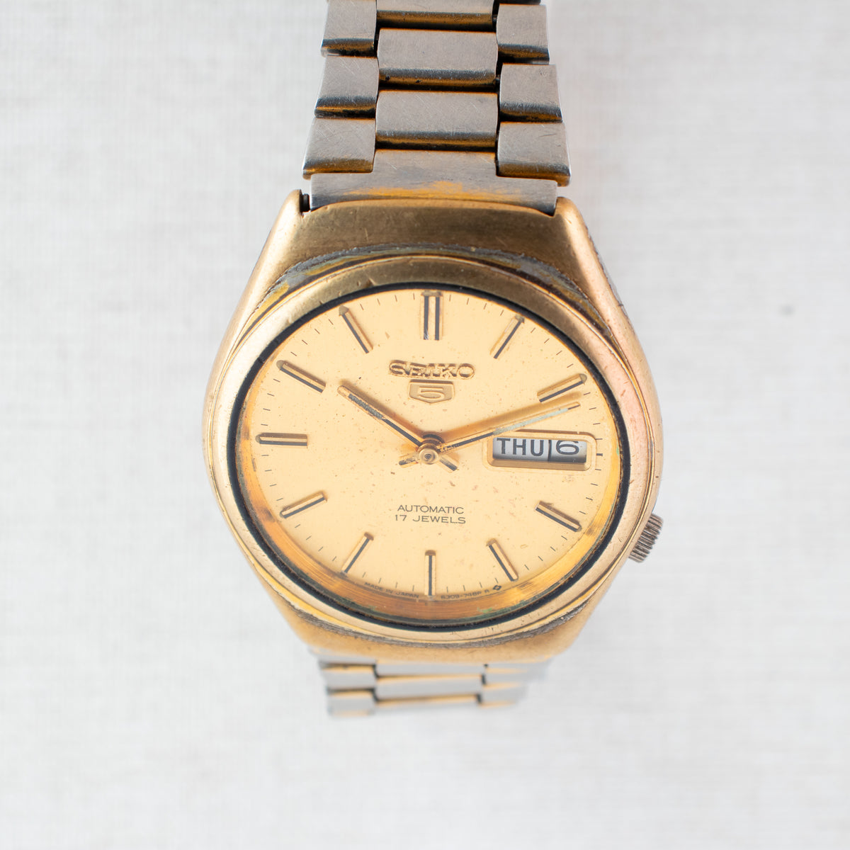 Vintage Seiko 5 6309-7330 Automatic 17J Gold Dial Day Date Wristwatch