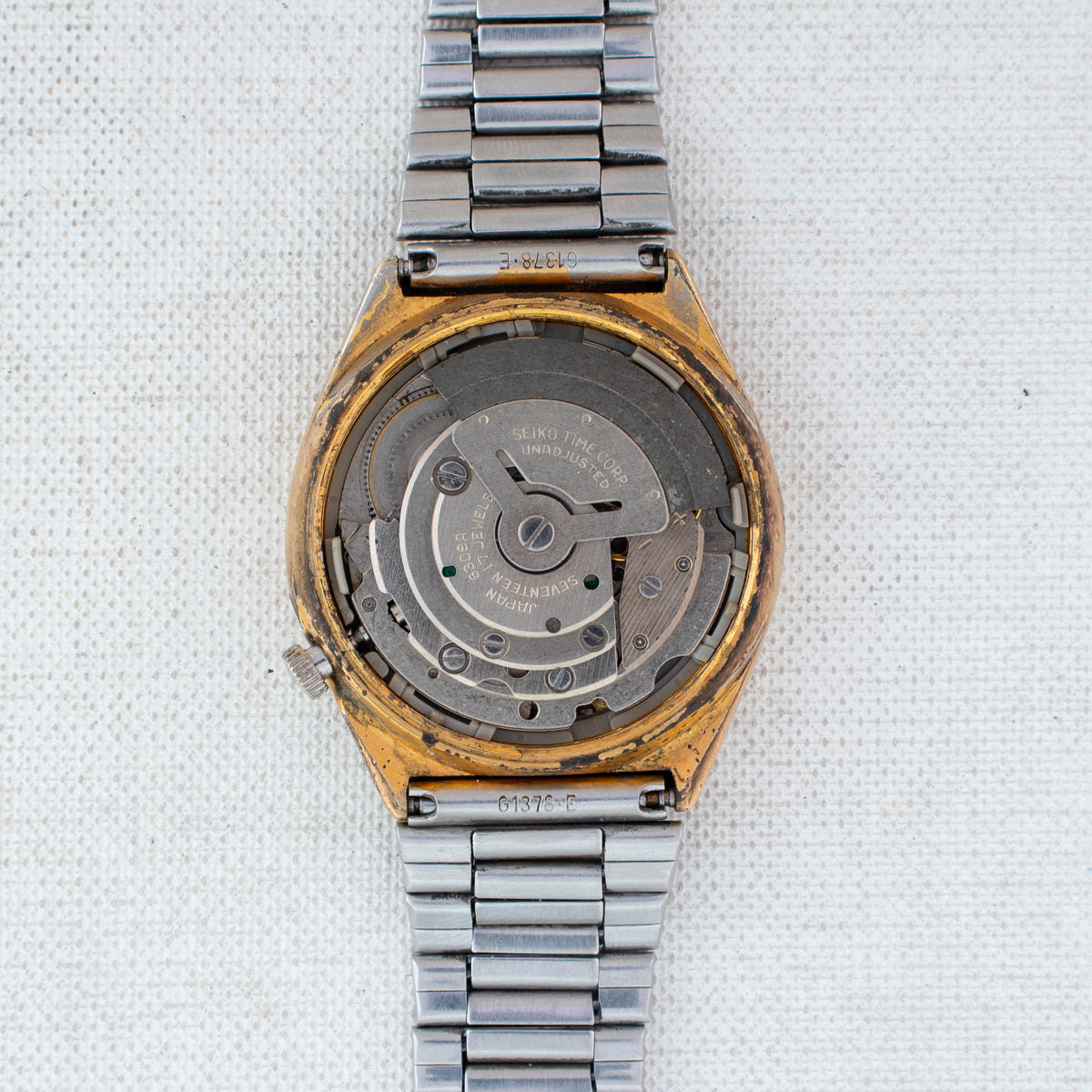 Vintage Seiko 5 6309-7330 Automatic 17J Gold Dial Day Date Wristwatch