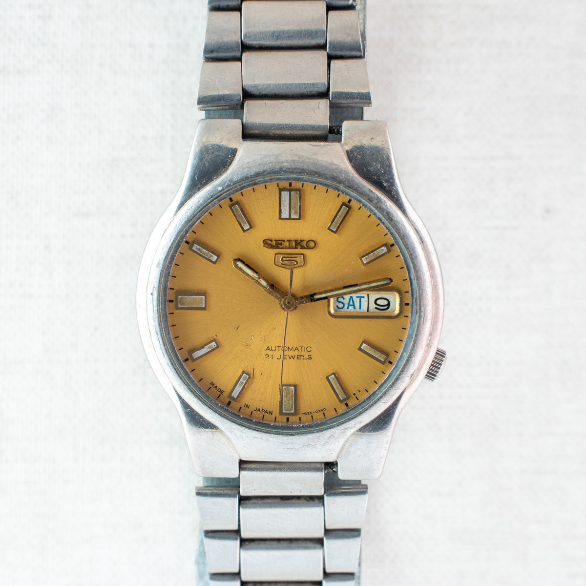 Vintage Seiko 5 7S26-02P0 Automatic 21J Gold Dial Day Date Wristwatch