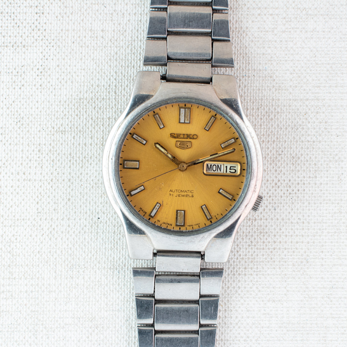 Vintage Seiko 5 7S26-02P0 Automatic 21J Gold Dial Day Date Wristwatch