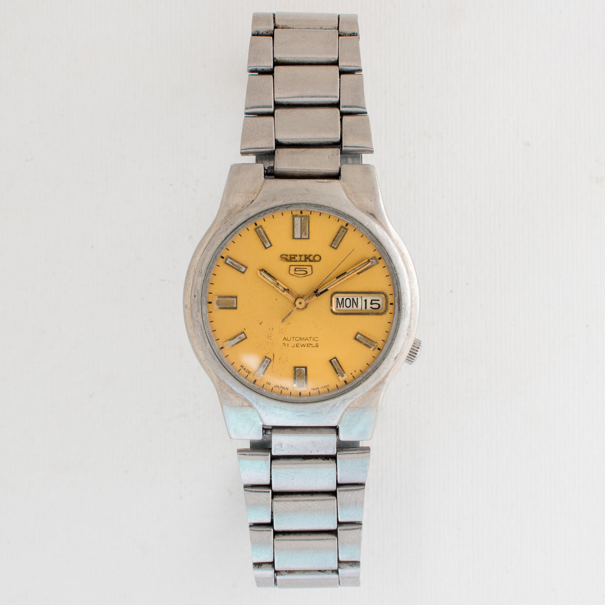 Vintage Seiko 5 7S26-02P0 Automatic 21J Gold Dial Day Date Wristwatch