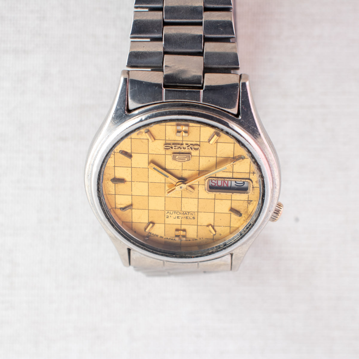 Vintage Seiko 5 7019-8180 Automatic 21J Gold Dial Day Date Wristwatch
