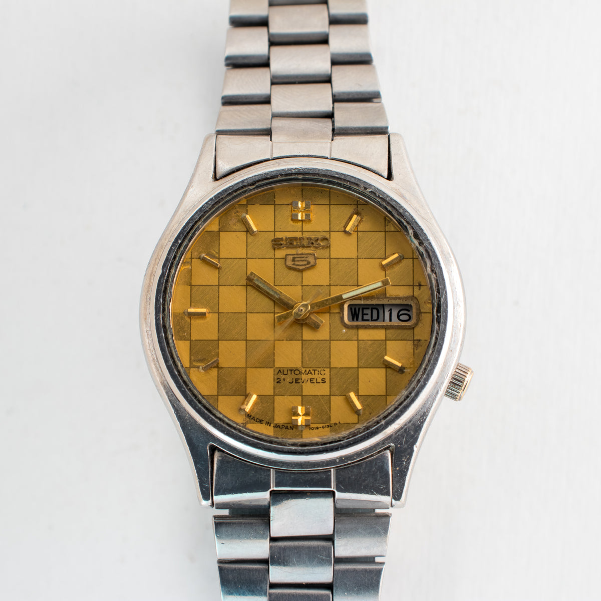 Vintage Seiko 5 7019-8180 Automatic 21J Gold Dial Day Date Wristwatch